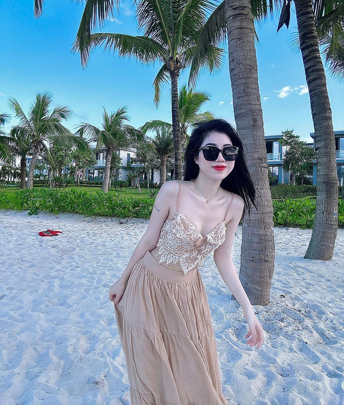 Em gái Văn Toàn - Nguyễn Thị Nụ ngày càng xinh đẹp, sở hữu vóc dáng cực sexy