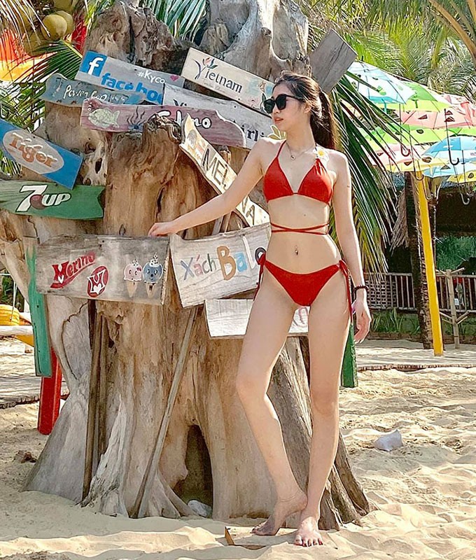 Cận cảnh nhan sắc ngày càng thăng hạng cùng vòng 1 quyến rũ của em gái Văn Toàn - Ảnh 1