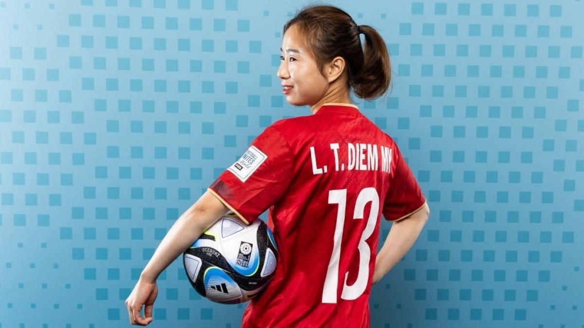 Dàn tuyển thủ Việt Nam rạng rỡ ở buổi chụp hình trước thềm World Cup nữ 2023 - Ảnh 2