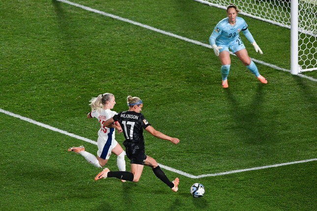 Video: Bàn thắng đầu tiên ở World Cup nữ 2023 - Ảnh 2