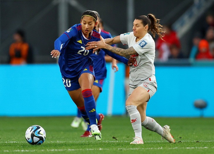 ĐT Philippines (xanh) không thể tạo bất ngờ trước Thụy Sĩ