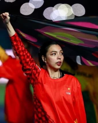 Diễn viên Quỳnh Nga gây cười trên sóng truyền hình khi bình luận về World Cup nữ 2023 - Ảnh 3 Diễn viên Quỳnh Nga gây cười trên sóng truyền hình khi bình luận về World Cup nữ 2023 - Ảnh 3