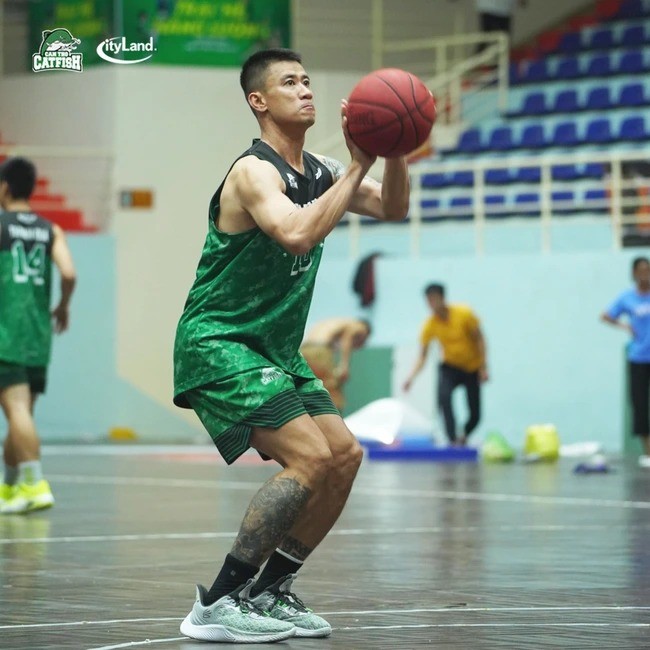 Chong Paul là tượng đài của bóng rổ Việt Nam Chong Paul là tượng đài của bóng rổ Việt Nam