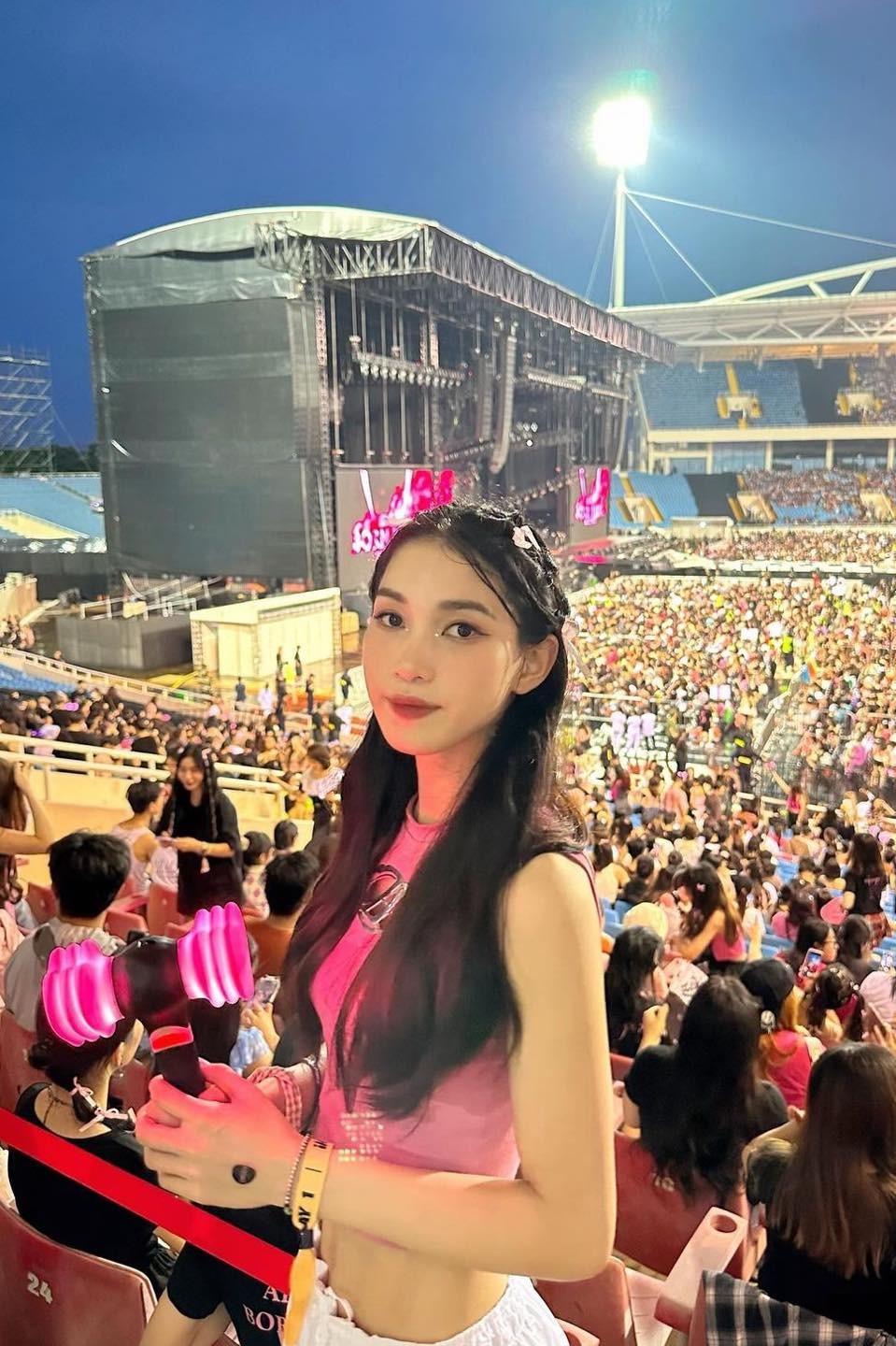 Hai hot girl bóng chuyền Việt Nam diện đồ cực xinh tại đêm concert Blackpink - Ảnh 1 Hai hot girl bóng chuyền Việt Nam diện đồ cực xinh tại đêm concert Blackpink - Ảnh 1