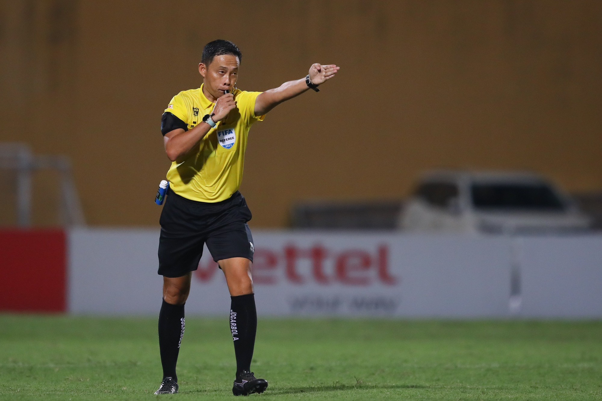 V-League 2023: Danh tính tổ trọng tài VAR ở trận Hà Nội FC đấu Hải Phòng - Ảnh 3 V-League 2023: Danh tính tổ trọng tài VAR ở trận Hà Nội FC đấu Hải Phòng - Ảnh 3