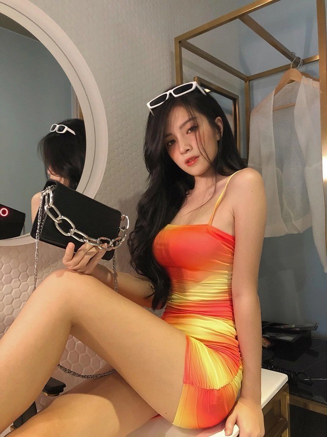 Thụy Hân được báo Trung Quốc đăng tải với những mỹ từ ca ngợi nhan sắc Thụy Hân được báo Trung Quốc đăng tải với những mỹ từ ca ngợi nhan sắc
