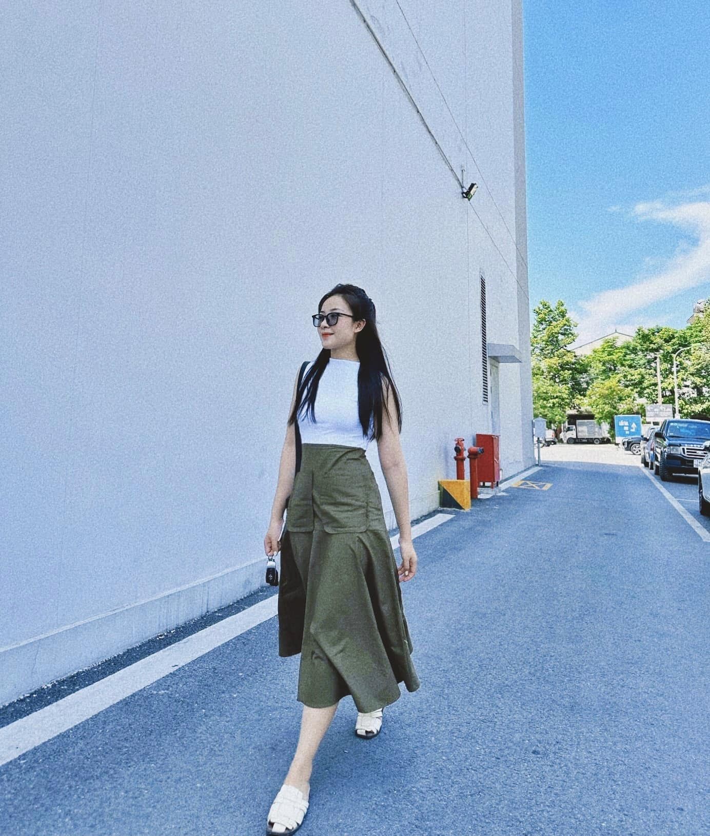 Nhật Linh vẫn giữ được nhan sắc cùng vóc dáng xinh đẹp như gái đôi mươi