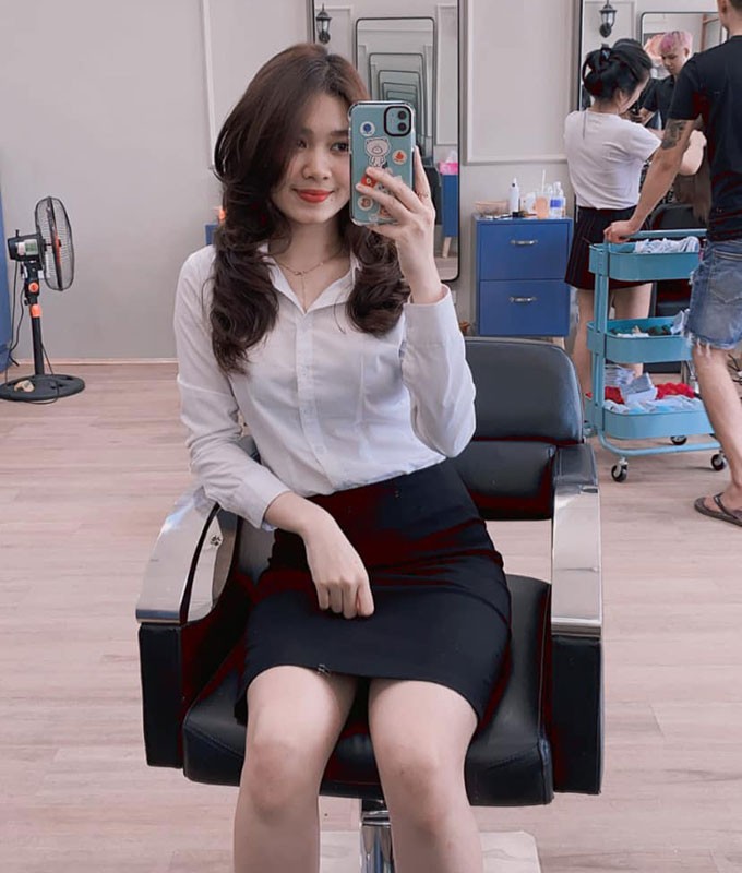 Hiện tại, bạn gái của Tấn Sinh đang làm việc cho một ngân hàng tại quê nhà