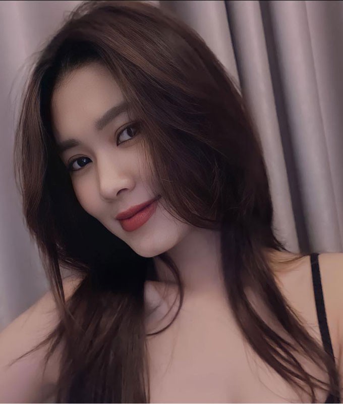 Bạn gái của trung vệ thuộc biên chế CAHN có tên Trâm Phạm, người Biên Hòa (Đồng Nai). Cả hai đã âm thầm hẹn hò khoảng 3 năm nay