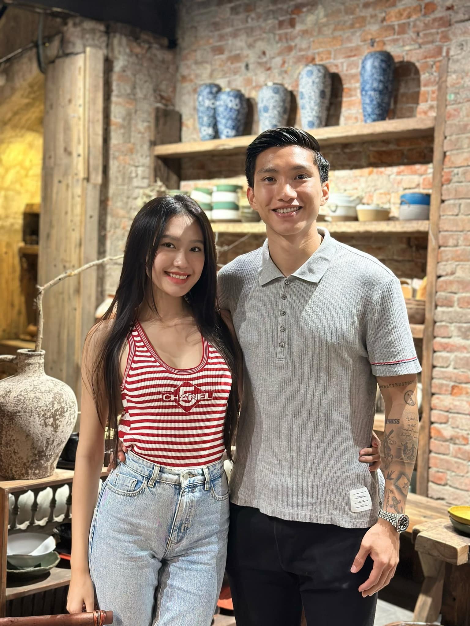 Đoàn Văn Hậu rạng rỡ cùng bạn gái Doãn Hải My trong ngày đặc biệt - Ảnh 6 Đoàn Văn Hậu rạng rỡ cùng bạn gái Doãn Hải My trong ngày đặc biệt - Ảnh 6