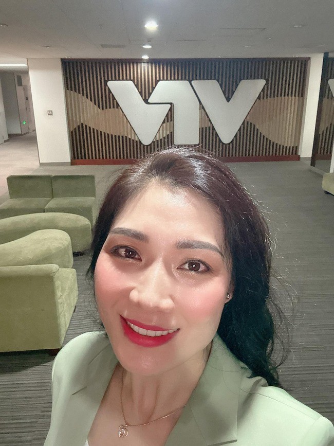 Nữ chủ công sở hữu làn da trắng mịn cùng nụ cười duyên Nữ chủ công sở hữu làn da trắng mịn cùng nụ cười duyên