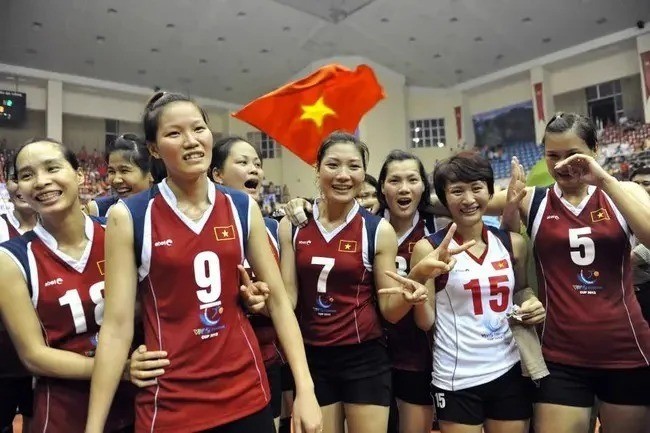 Phạm Thị Yến cùng lứa thế hệ vàng Kim Huệ, Ngọc Hoa... Phạm Thị Yến cùng lứa thế hệ vàng Kim Huệ, Ngọc Hoa...