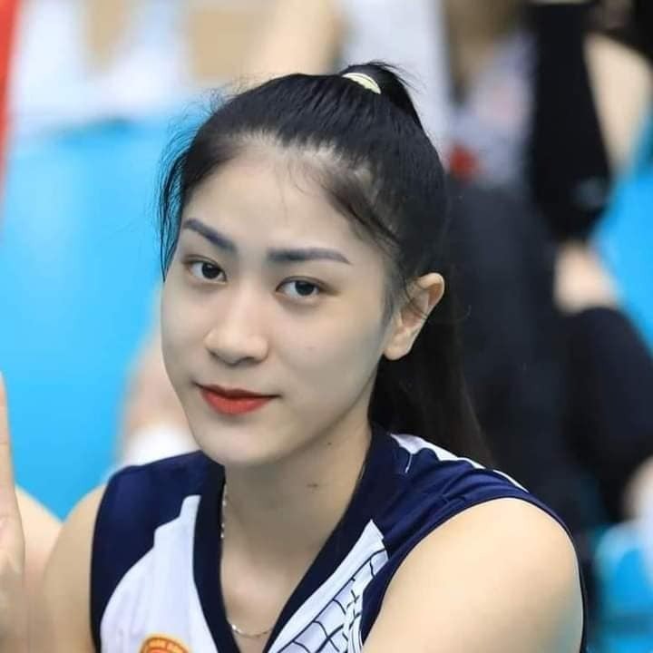 Hoàng Thị Kiều Trinh sở hữu gương mặt trắng sáng cùng nhan sắc ưa nhìn Hoàng Thị Kiều Trinh sở hữu gương mặt trắng sáng cùng nhan sắc ưa nhìn