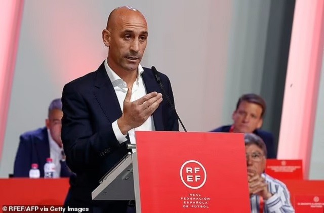 Luis Rubiales đã bị FIFA tạm đình chỉ mọi hoạt động liên quan đến bóng đá Luis Rubiales đã bị FIFA tạm đình chỉ mọi hoạt động liên quan đến bóng đá