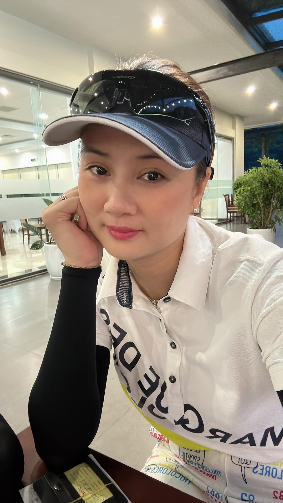 Phạm Thị Kim Huệ từng là vận động viên bóng chuyền nổi tiếng ở Việt Nam. Bên cạnh tài năng, Kim Huệ còn đặc biệt thu hút sự chú ý của người hâm mộ nhờ sở hữu gương mặt hài hòa, ưa nhìn