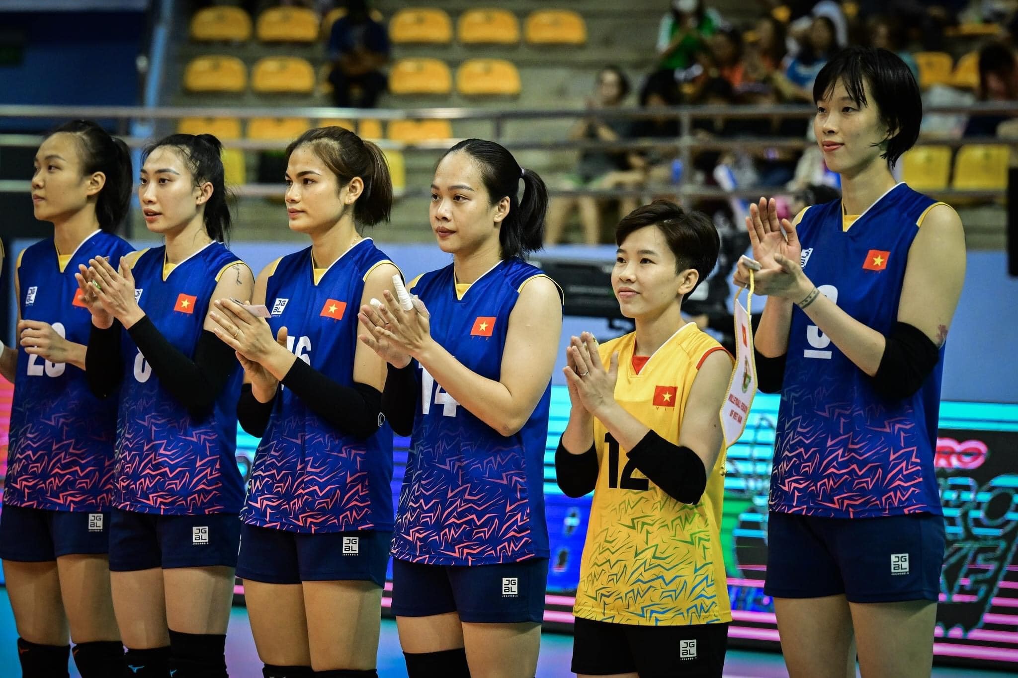Tuyển bóng chuyền nữ Việt Nam không thể tạo nên bất ngờ trước đội chủ nhà Thái Lan Tuyển bóng chuyền nữ Việt Nam không thể tạo nên bất ngờ trước đội chủ nhà Thái Lan