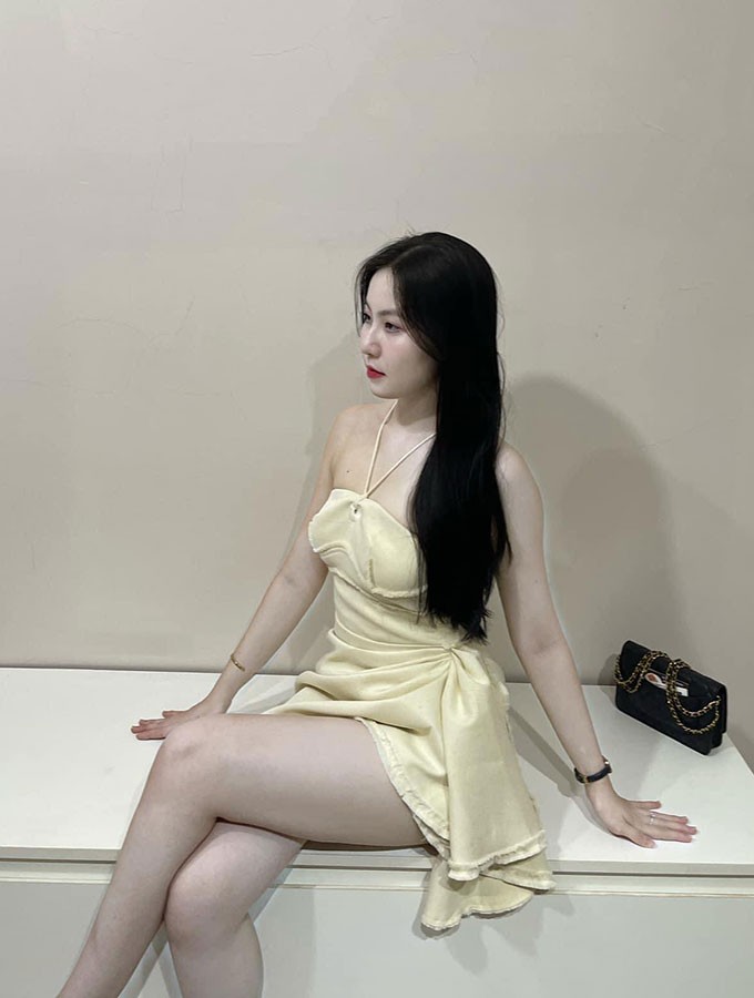 Cựu tuyển thủ U23 Việt Nam cầu hôn bạn gái hot girl, hé lộ ngày 'lên xe hoa' - Ảnh 2