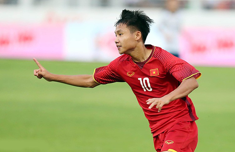 Cái Văn Quỳ từng thi đấu ấn tượng trong màu áo U15 Việt Nam Cái Văn Quỳ từng thi đấu ấn tượng trong màu áo U15 Việt Nam