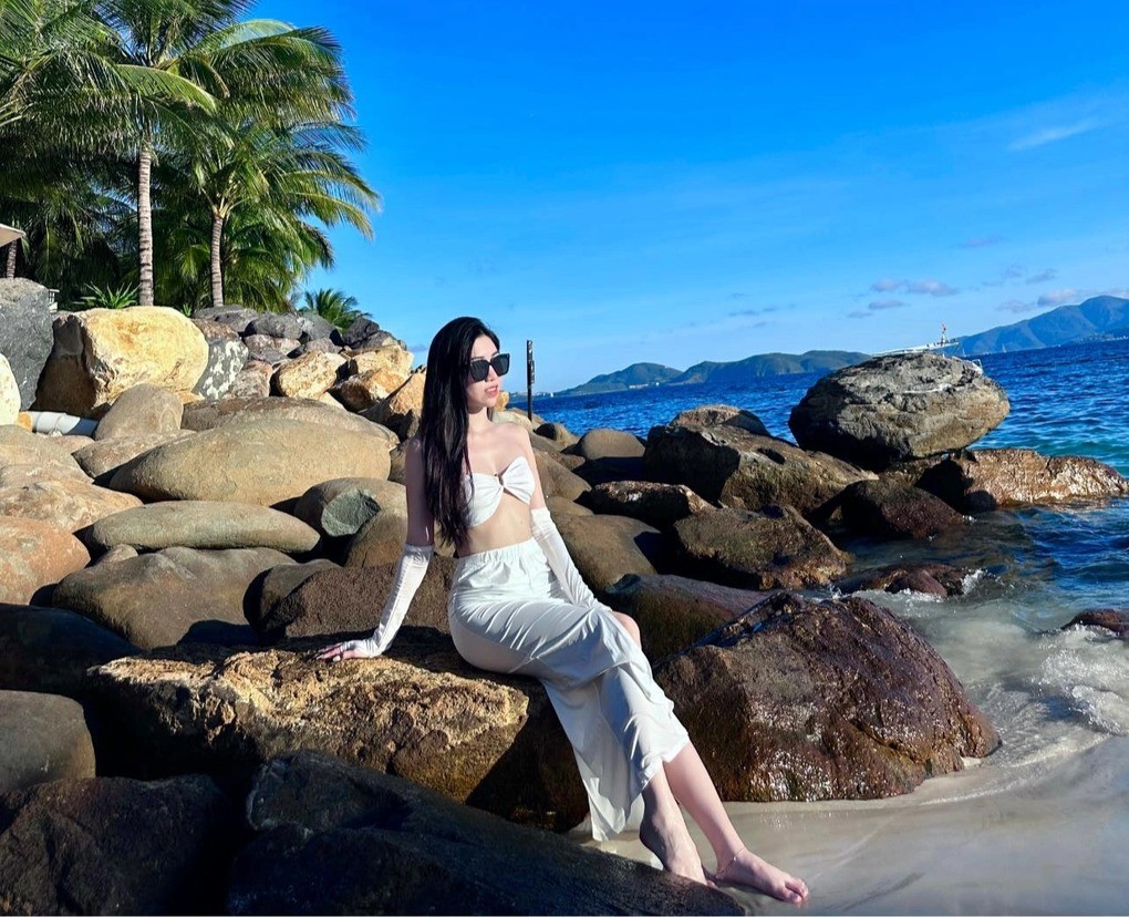 Em gái Văn Toàn sở hữu thân hình nóng bỏng