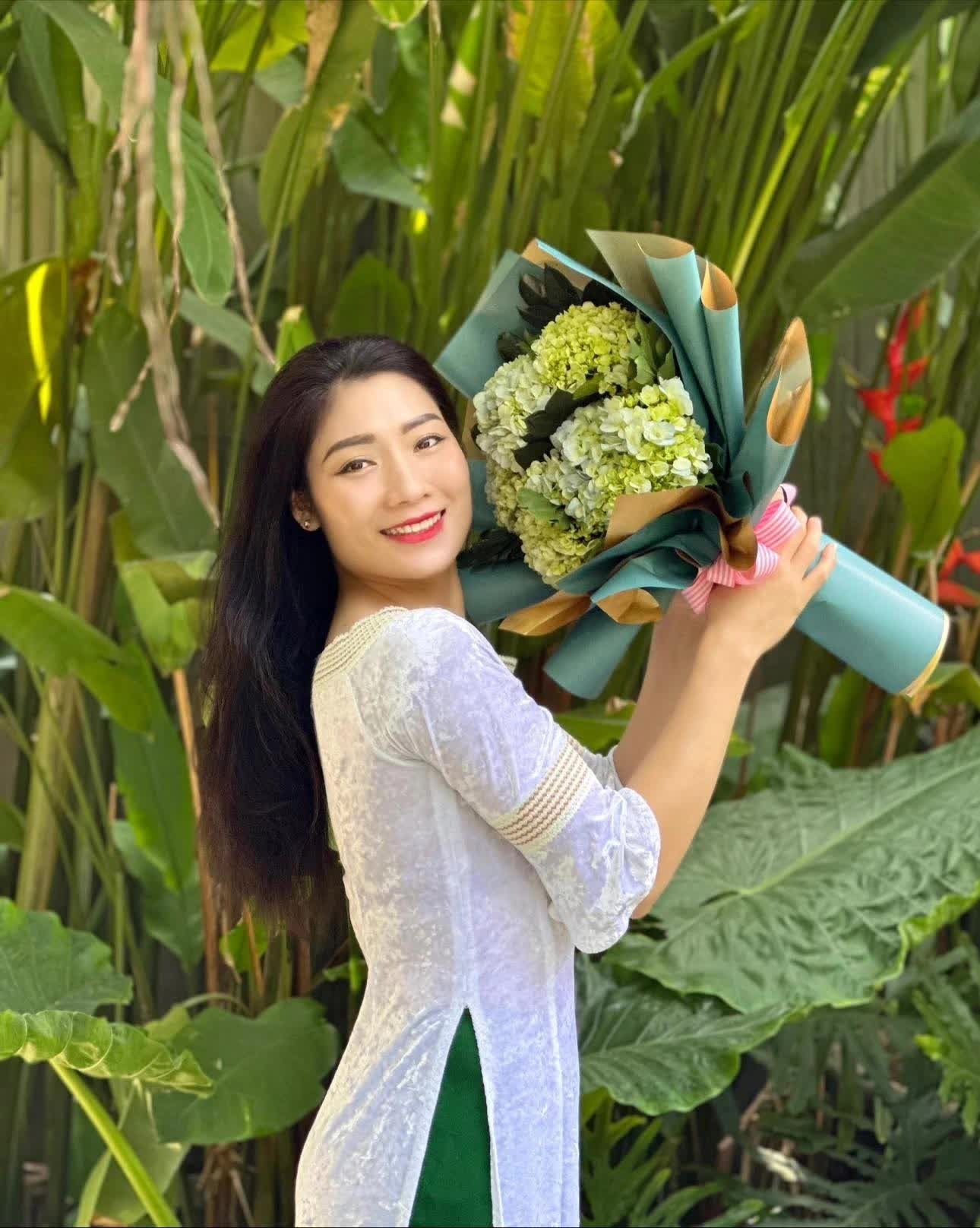 Phạm Thị Yến vẫn chưa tìm cho mình nửa còn lại. Ngay cả thông tin về bạn trai của người đẹp cũng luôn được giấu kín. Ở tuổi U40, Phạm Thị Yến khiến bao mày râu ngẩn ngơ, nhưng không biết cách nào để chinh phục