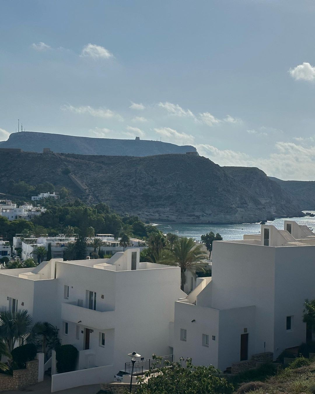 Đây là một làng chài có cảnh quan đẹp như tranh vẽ nằm ở bờ biển phía nam Tây Ban Nha