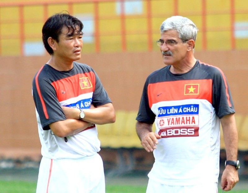 HLV Phanh Thanh Hùng và HLV Calisto sẽ có dịp tái ngộ nhau trên bằng ghế huấn luyện