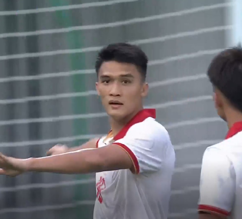 Võ Nguyên Hoàng nâng tỉ số lên 4-1 cho Olympic Việt Nam