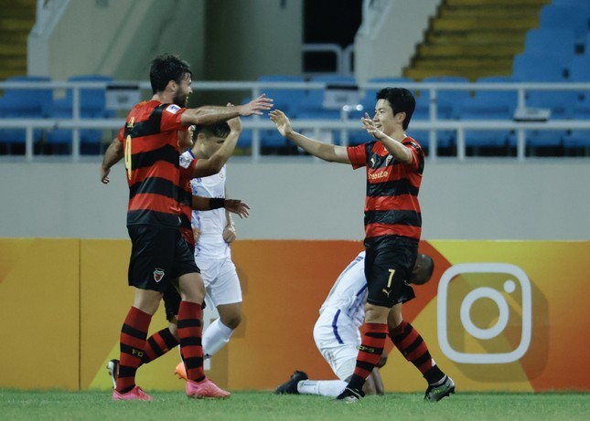 Pohang Steelers thể hiện đẳng cấp vượt trội so với Hà Nội FC Pohang Steelers thể hiện đẳng cấp vượt trội so với Hà Nội FC