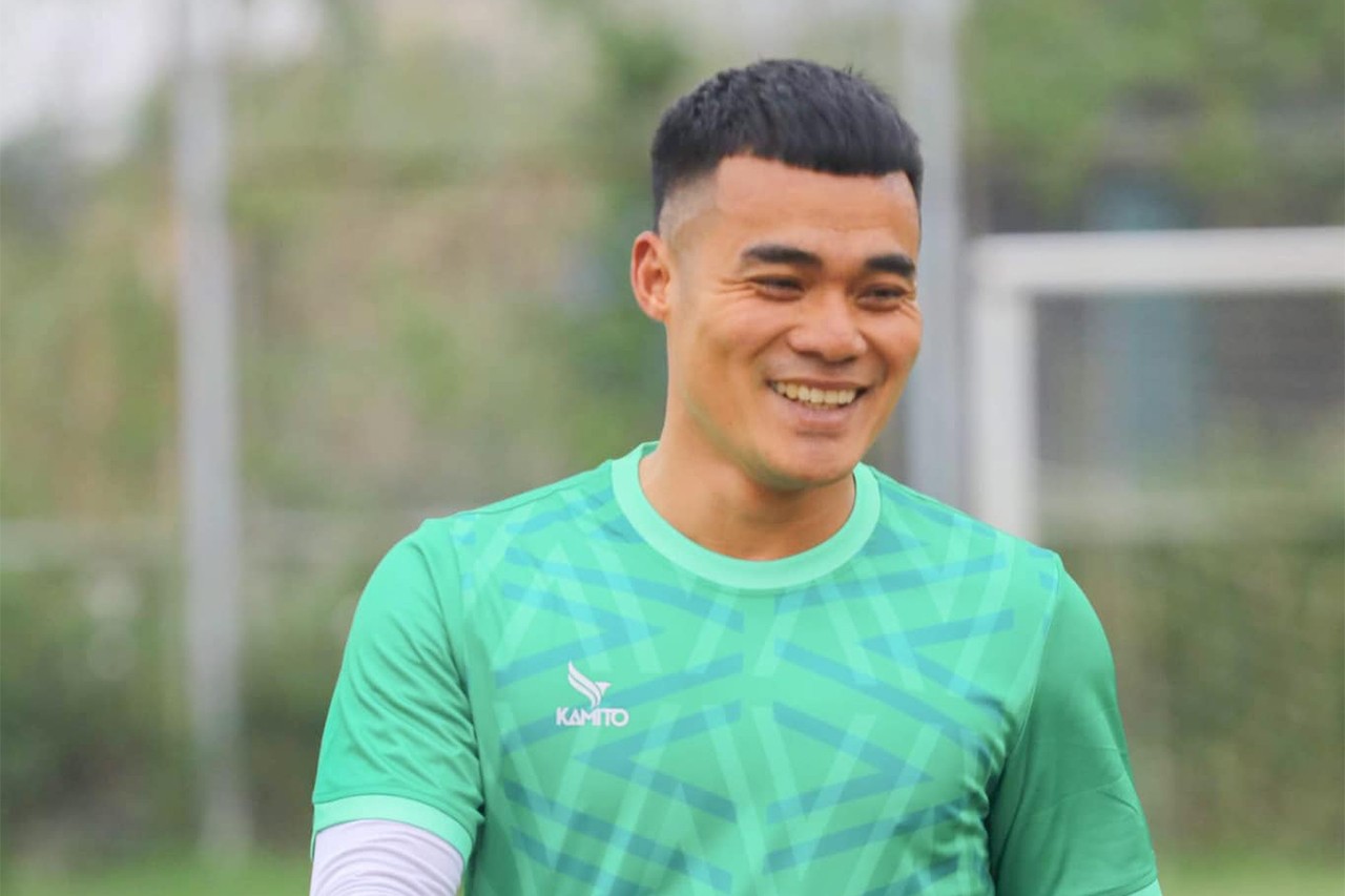 Vương Quốc Trung chia tay trái bóng tròn sau 20 năm gắn bó