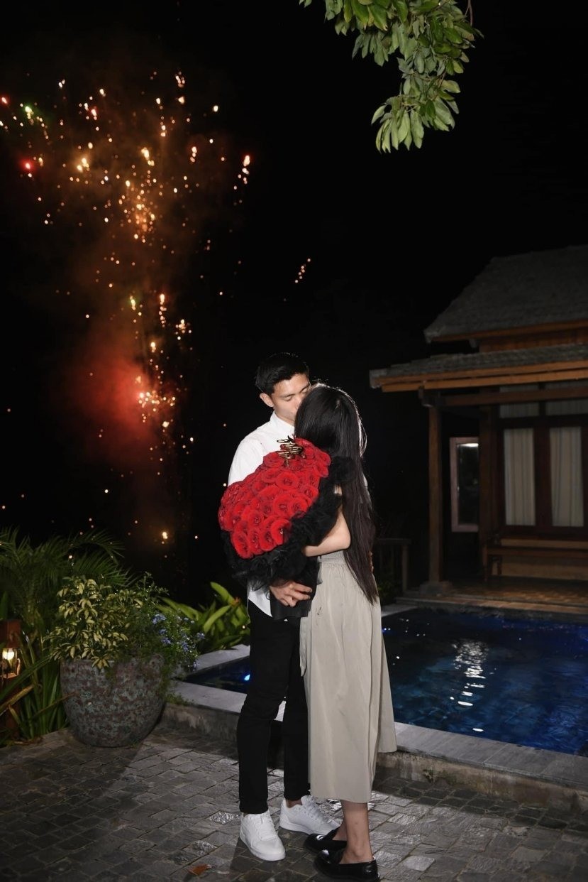 Hậu trường màn cầu hôn của Đoàn Văn Hậu với Doãn Hải My được ekip tiết lộ - Ảnh 2 Hậu trường màn cầu hôn của Đoàn Văn Hậu với Doãn Hải My được ekip tiết lộ - Ảnh 2
