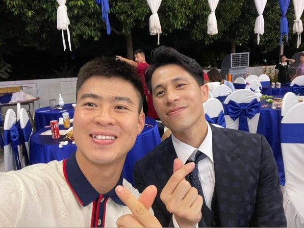 Góp mặt tại đám cưới để chúc mừng hạnh phúc của Đình Trọng, người anh thân thiết Đỗ Duy Mạnh