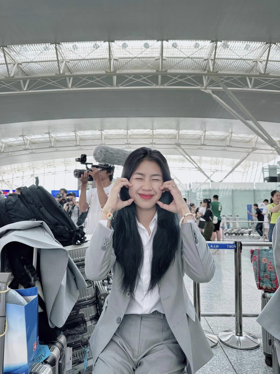 Thanh Nhã tung loạt ảnh đón sinh nhật tuổi 22, khoe vòng eo gợi cảm - Ảnh 1