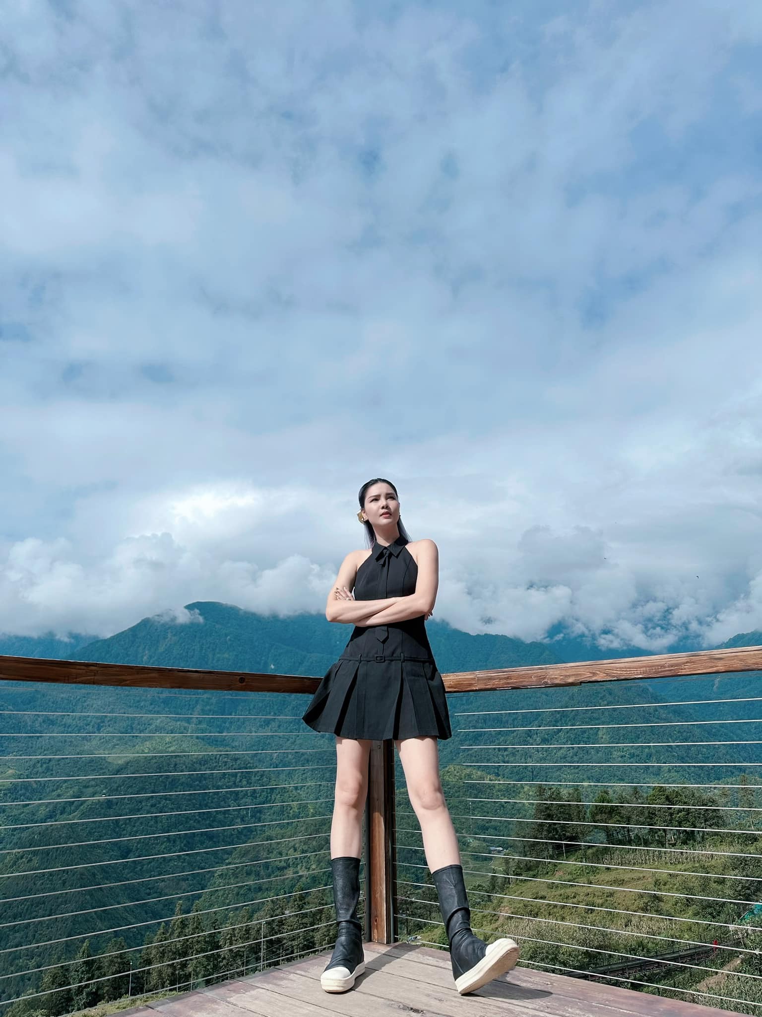 Không chỉ nổi bật về vóc dáng, Kỳ Hân còn sở hữu một làn da trắng muốt