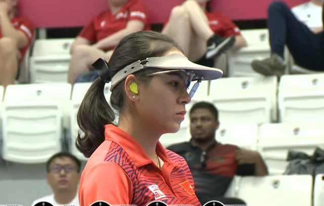 Xạ thủ Trịnh Thu Vinh thất vọng sau phần thi ở nội dung 25m súng hơi cá nhân