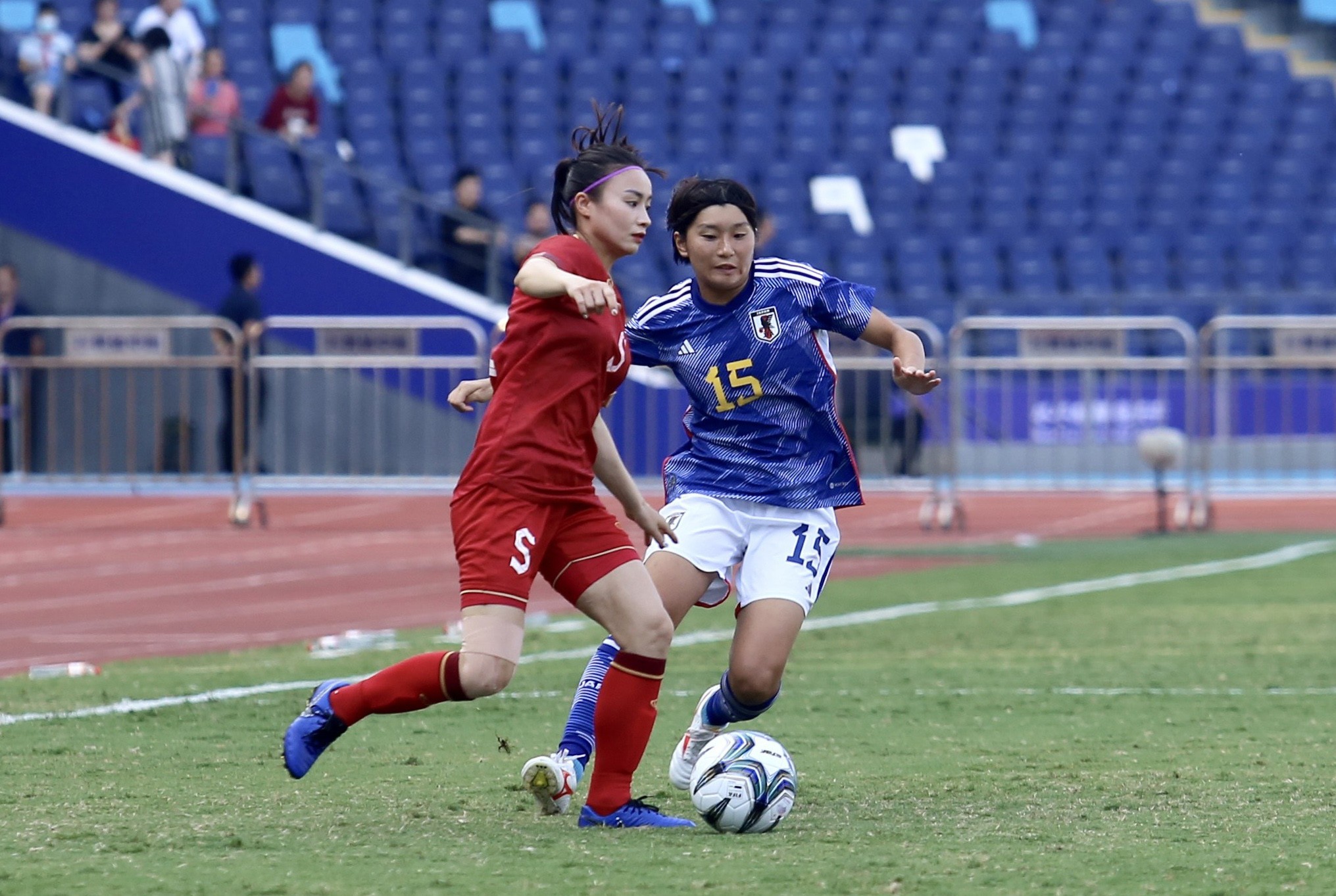 ASIAD 19: Để thua đậm Nhật Bản, tuyển nữ Việt Nam dừng bước ngay sau vòng bảng - Ảnh 2 ASIAD 19: Để thua đậm Nhật Bản, tuyển nữ Việt Nam dừng bước ngay sau vòng bảng - Ảnh 2