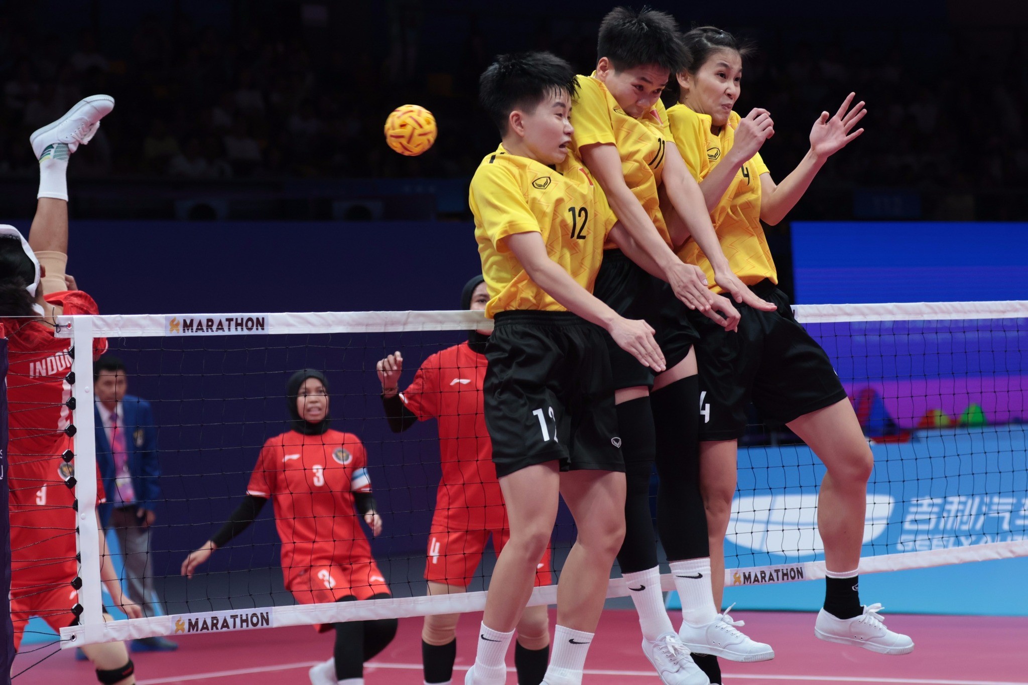 ASIAD 19: Tuyển cầu mây nữ Việt Nam giành HCV sau chiến thắng kịch tính trước Indonesia - Ảnh 4 ASIAD 19: Tuyển cầu mây nữ Việt Nam giành HCV sau chiến thắng kịch tính trước Indonesia - Ảnh 4