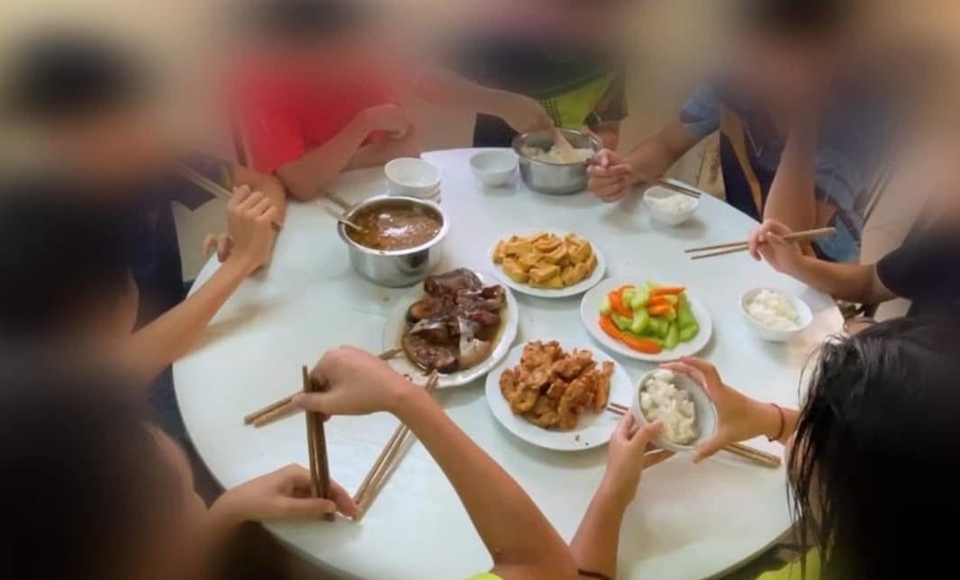 HLV tuyển bóng bàn trẻ quốc gia phủ nhận việc lấy tiền của VĐV - Ảnh 1