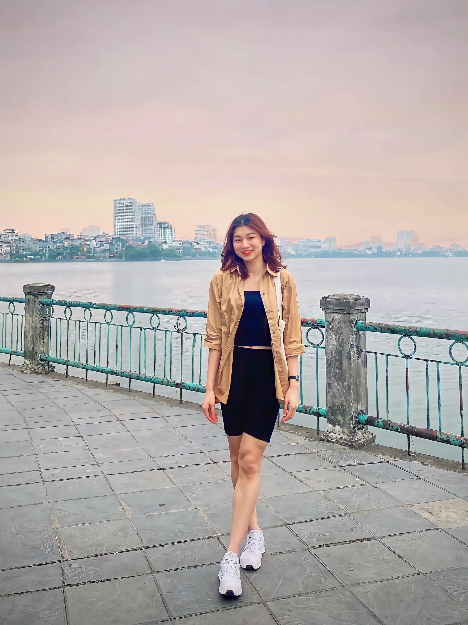 Với phong độ hiện tại, cô gái quê Hải Dương xứng đáng được trao cơ hội đánh ở đội 1 của bóng chuyền nữ Việt Nam. Cô hoàn toàn có thể cạnh tranh sòng phẳng một suất chơi phụ công với Bích Thủy, Lý Thị Luyến Với phong độ hiện tại, cô gái quê Hải Dương xứng đáng được trao cơ hội đánh ở đội 1 của bóng chuyền nữ Việt Nam. Cô hoàn toàn có thể cạnh tranh sòng phẳng một suất chơi phụ công với Bích Thủy, Lý Thị Luyến