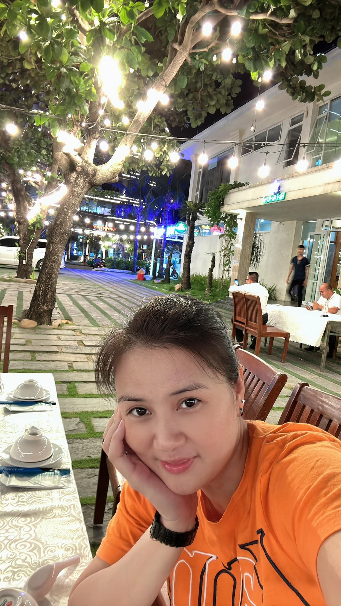 Dù đã ngoài 40 tuổi nhưng Kim Huệ vẫn vô cùng trẻ trung và được mọi người khen ngợi trẻ hơn rất nhiều so với độ tuổi