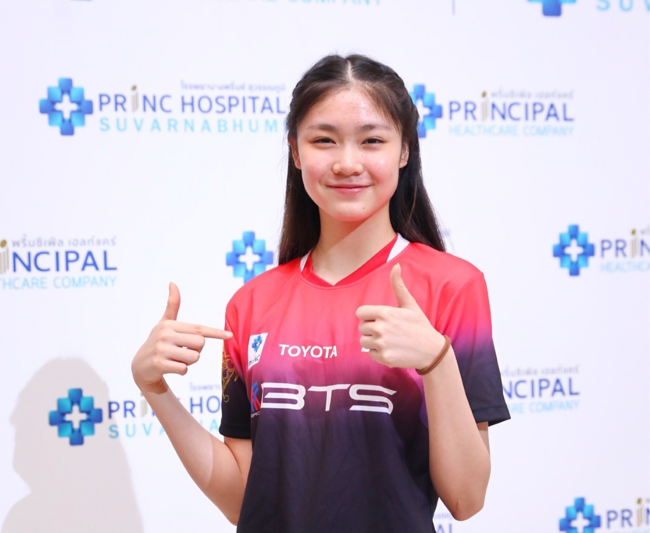 Pitchamon Opatniputh - tay vợt sinh năm 2007 đang là một trong những cái tên hot nhất làng cầu lông