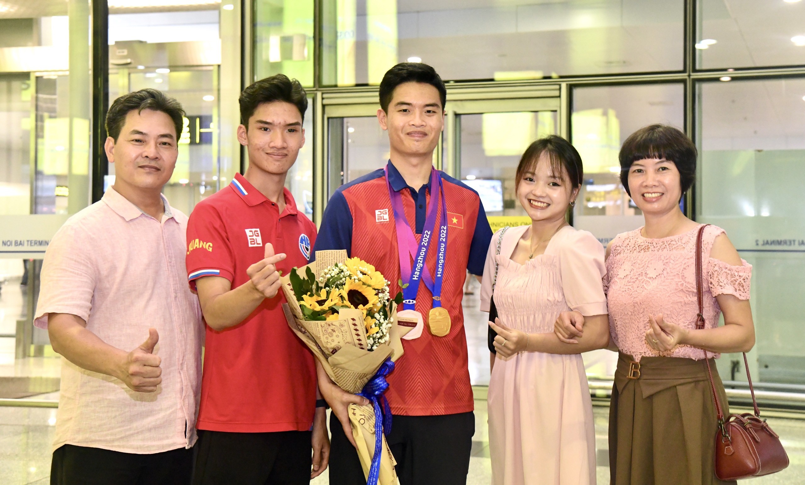 Phạm Quang Huy được biết đến là 'con nhà nòi', cả bố và mẹ của anh đều là cựu vận động viên bắn súng Phạm Quang Huy được biết đến là 'con nhà nòi', cả bố và mẹ của anh đều là cựu vận động viên bắn súng
