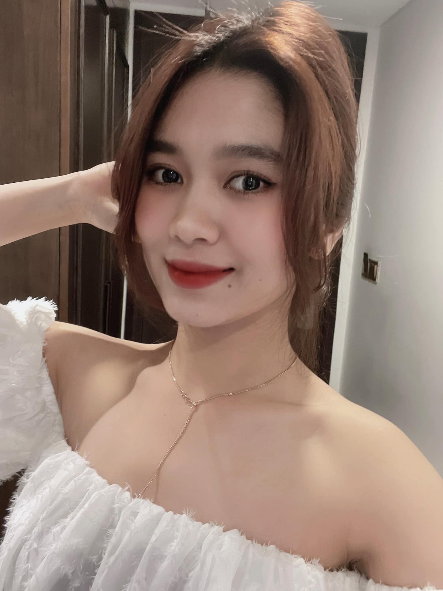  Nàng WAG gốc Biên Hòa được đánh giá là “trời sinh một cặp” với trung vệ điển trai Huỳnh Tấn Sinh