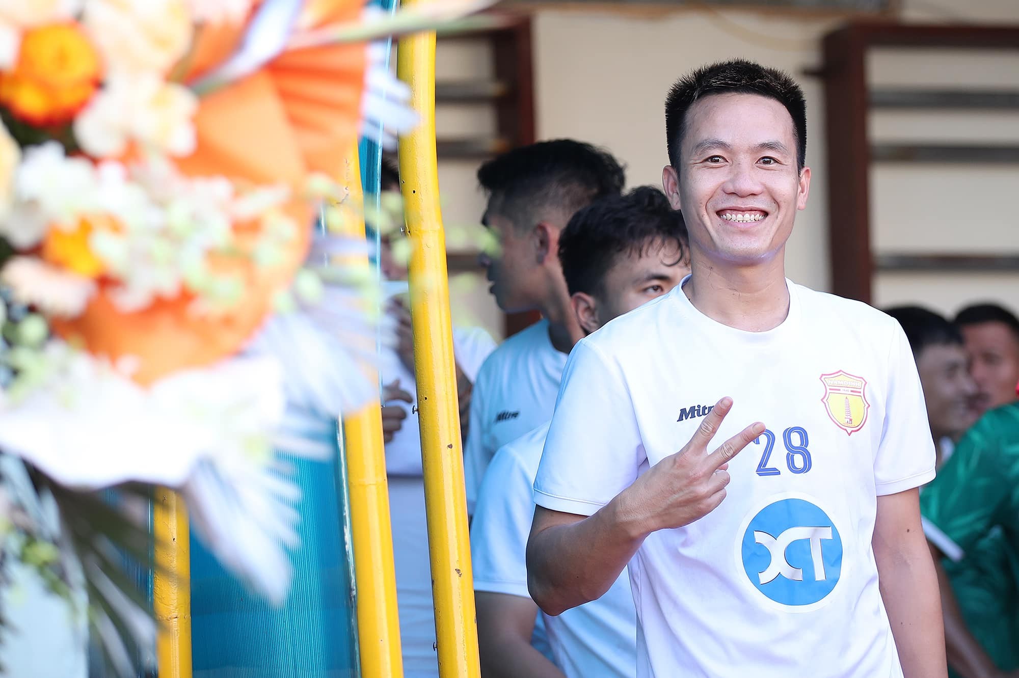Tô Văn Vũ thể hiện được vai trò quan trọng trong màu áo CLB Nam Định Tô Văn Vũ thể hiện được vai trò quan trọng trong màu áo CLB Nam Định