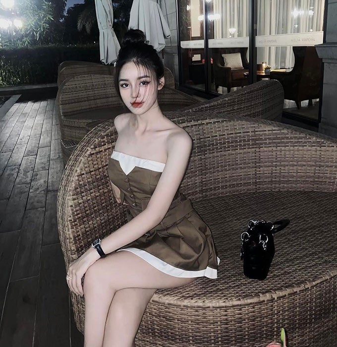 Cô nàng được nhận xét không thua kém bất kể nàng WAG nổi tiếng nào của giới cầu thủ Việt Nam hiện tại Cô nàng được nhận xét không thua kém bất kể nàng WAG nổi tiếng nào của giới cầu thủ Việt Nam hiện tại
