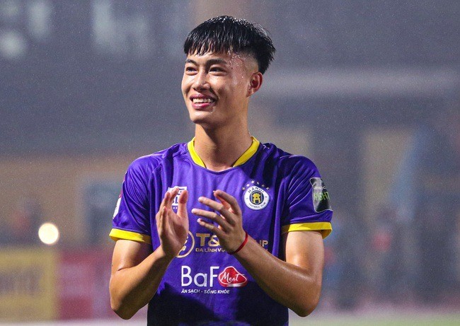 Văn Trường hiện đang thuộc biên chế đội một của Hà Nội FC Văn Trường hiện đang thuộc biên chế đội một của Hà Nội FC