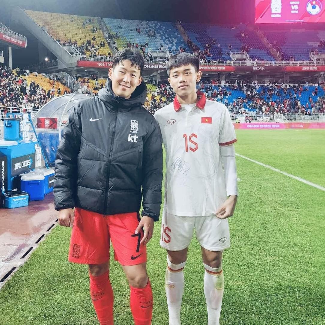 Top 5 tài năng trẻ được kỳ vọng tỏa sáng tại V-League 2023/2024 - Ảnh 5 Top 5 tài năng trẻ được kỳ vọng tỏa sáng tại V-League 2023/2024 - Ảnh 5