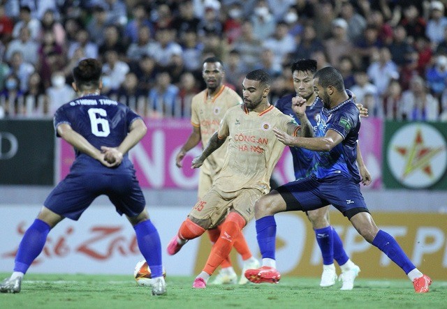 Vòng 1 V-League 2023/2024: Trận cầu 'tâm điểm' đổi lịch, Hải Phòng và HAGL thiệt quân - Ảnh 1 Vòng 1 V-League 2023/2024: Trận cầu 'tâm điểm' đổi lịch, Hải Phòng và HAGL thiệt quân - Ảnh 1