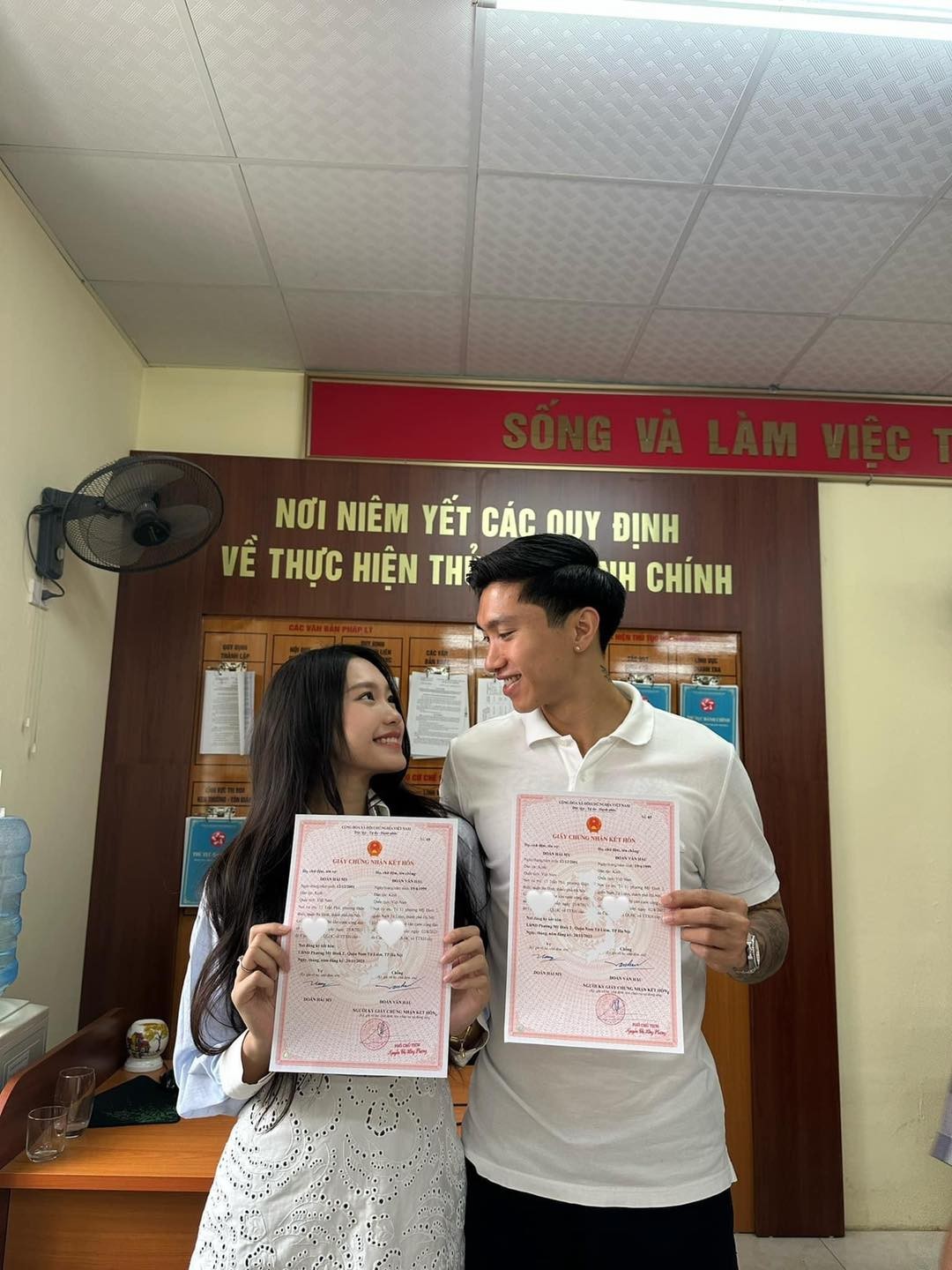 Đoàn Văn Hậu chính thức đăng ký kết hôn với Doãn Hải My - Ảnh 2 Đoàn Văn Hậu chính thức đăng ký kết hôn với Doãn Hải My - Ảnh 2