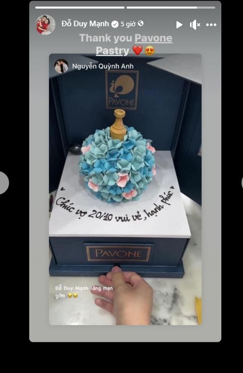 Trung vệ Đỗ Duy Mạnh chọn kiểu dáng hoa đặc biệt sang trọng và được vợ là Nguyễn Quỳnh Anh khen: 'Đỗ Duy Mạnh lãng mạn gớm'