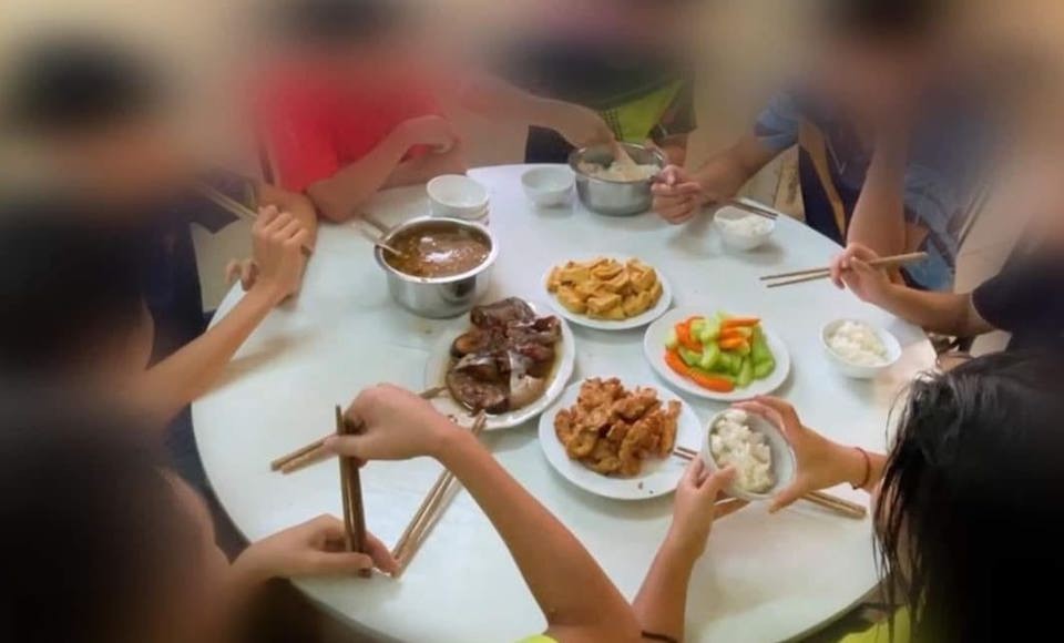 Cục TDTT họp giải quyết vụ việc 'bữa ăn 800K' của tuyển bóng bàn trẻ Việt Nam Cục TDTT họp giải quyết vụ việc 'bữa ăn 800K' của tuyển bóng bàn trẻ Việt Nam